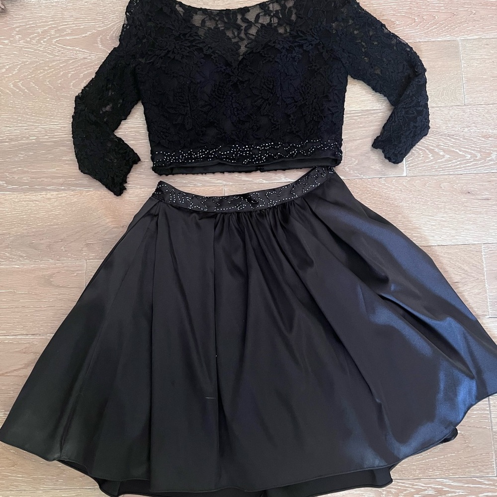 Narianna Elegant Black Lace 2-piece Set, Size S